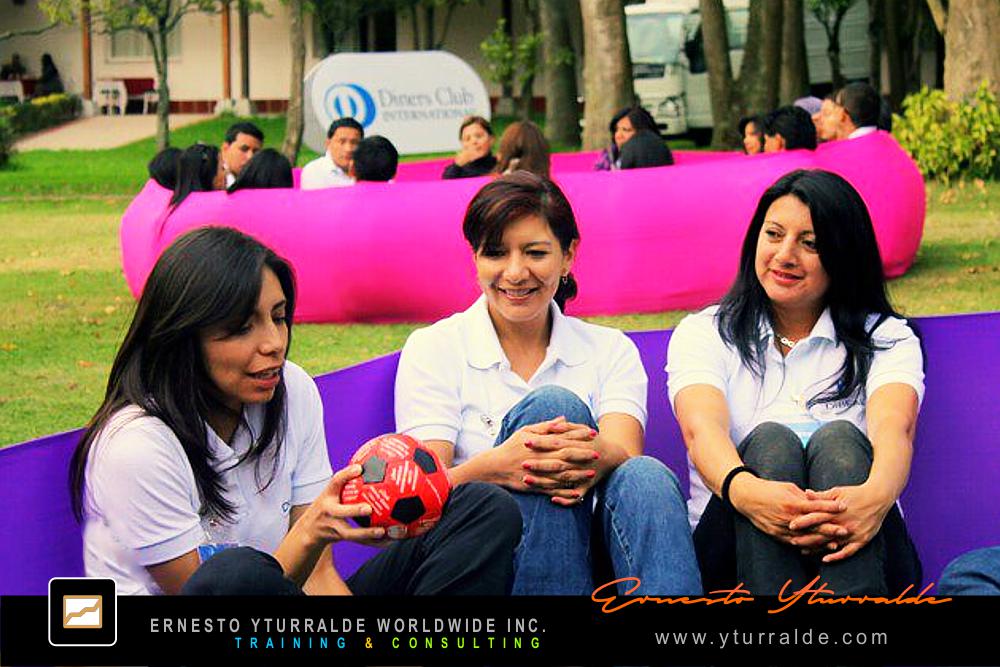 Debriefing | Team Building LATAM Talleres de Cuerdas Bajas | Team Building Corporativo para el desarrollo de tus equipos de trabajo