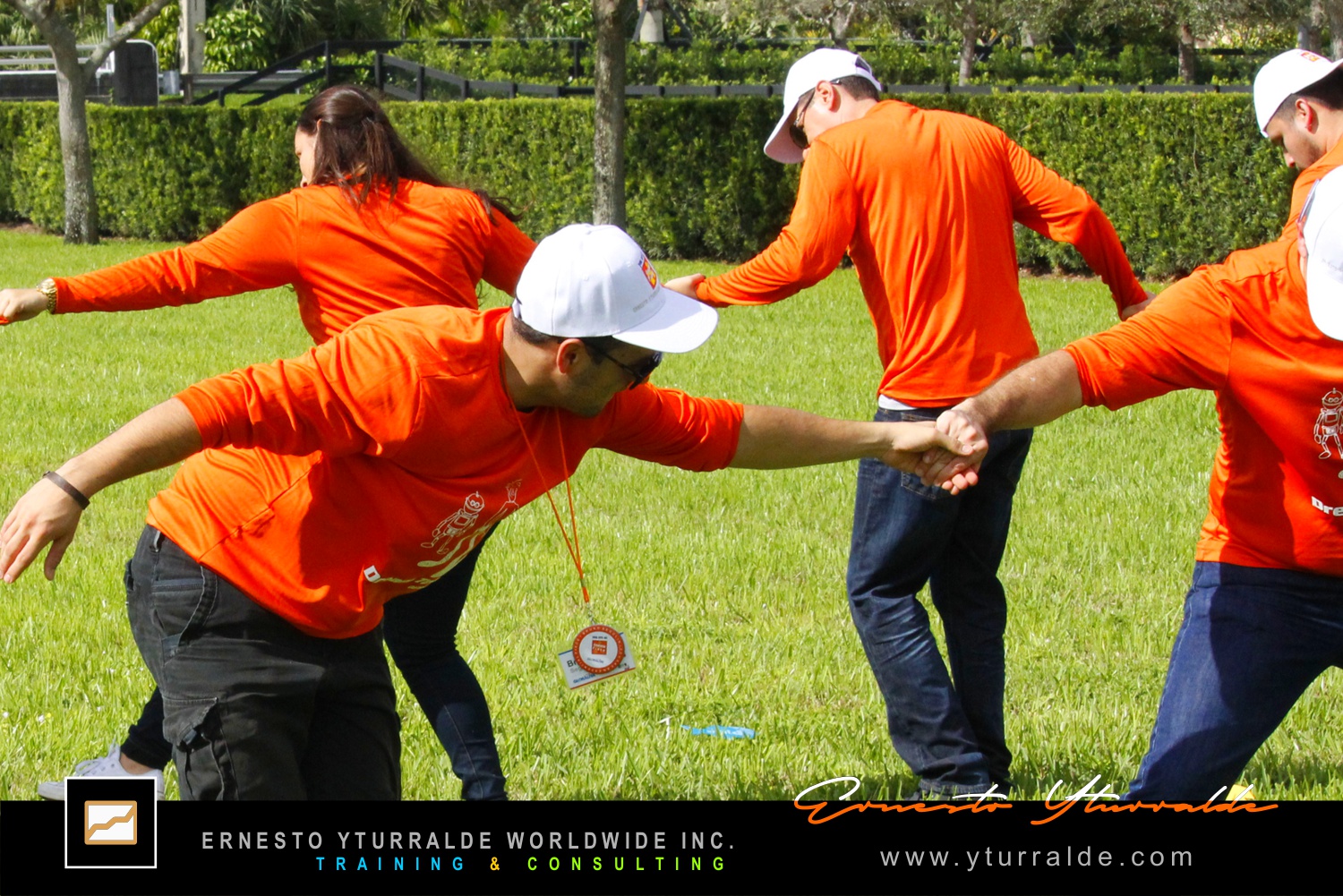 Experiencias vivenciales de Team Building en LATAM | Talleres de Cuerdas Bajas para equipos