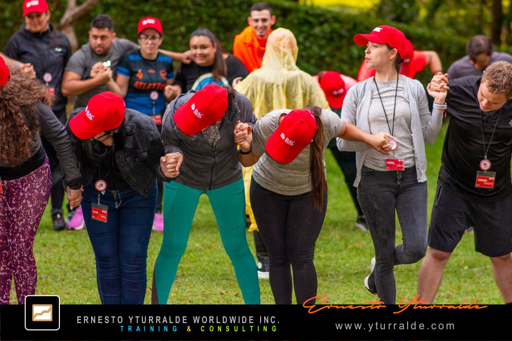 Cuerdas Bajas y Team Building en LATAM | Talleres para fortalecer valores organizacionales