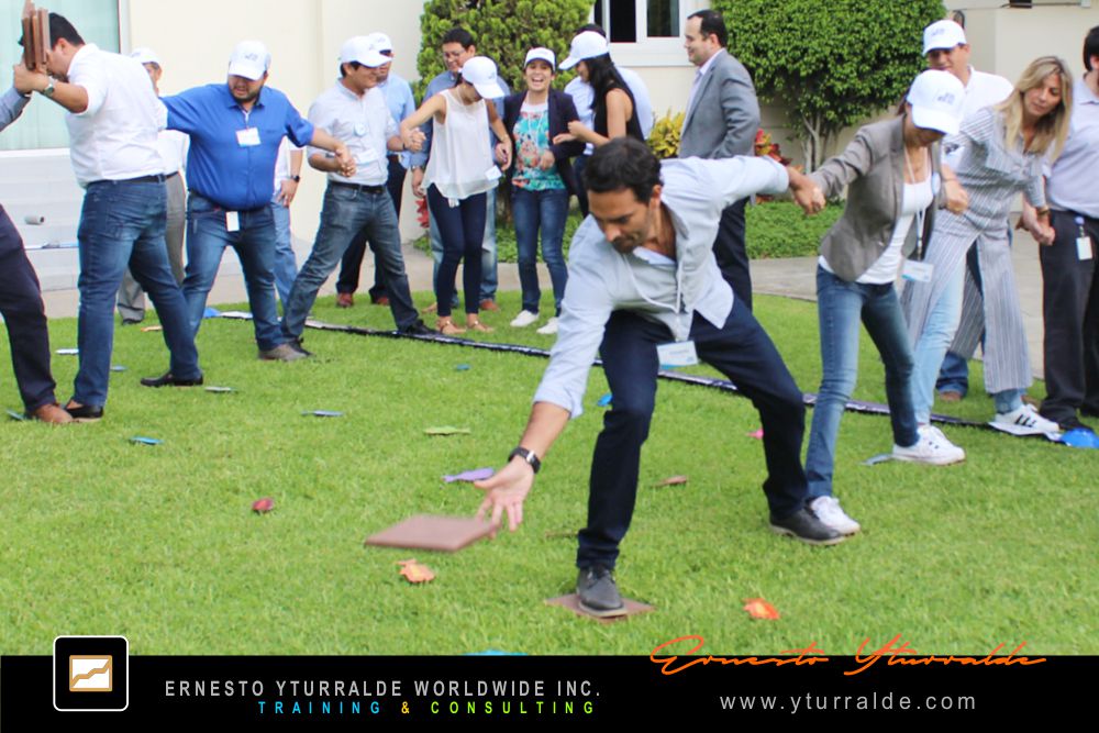 Talleres de Cuerdas y Team Building vivencial en LATAM | Equipos de trabajo más unidos