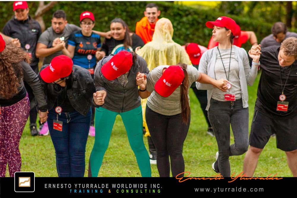 Integración empresarial con Team Building vivencial en LATAM | Dinámicas de cuerdas